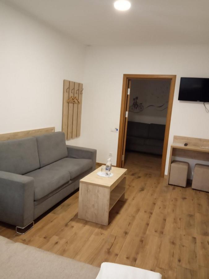 Hotel Bonus Kolomija Kültér fotó